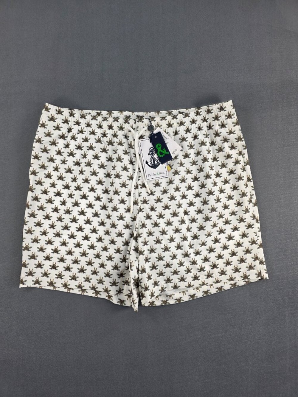 Paisley & Gray Gilligan Swim Trunks Men's XXL White Bees UPF 50 NWT